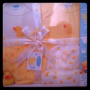 Bon Bebe 5 piece Unisex Newborn Gift Package